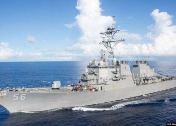 Rusia largon me forcë anijen luftarake amerikane nga ujërat e saj