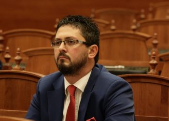 EMRI/ Deputeti 33-vjeçar i Kuvendit dërgohet urgjent në Turqi!