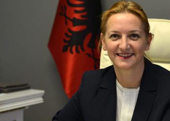 Denaj me ministrat e Mesdheut: Projekti  “Dogana pa Letra”, reduktoi radhën në sportelet e shërbimit për 93% të bizneseve