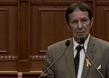 Gafa e deputetit të “listës Basha”: ‘Covid-19’ e quan ‘kodi-19’