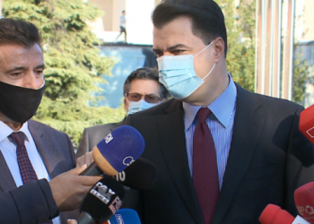 Kreu i komunës së Mitrovicës thirret në Tiranë nga Basha: E kemi nip, do ta ndihmojmë