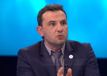 “Mos më trash mua zërin”/ Plas keq mes Shkrelit dhe Sokos