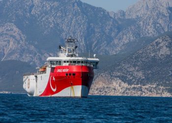 Turqia nuk tërhiqet: “Oruc Reis”-i, sërish kthim në port