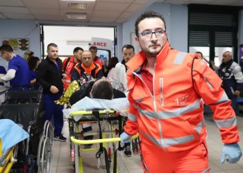 Tërmeti i 26 nëntorit/ Manastirliu kujton sakrificën e mjekëve: Do ta fitojmë së bashku edhe këtë luftë
