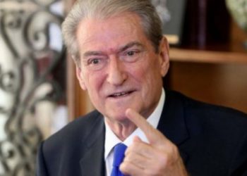 Pas Bashës “çmendet” edhe Berisha: Shifra e vdekjeve nga Covid është trefish më e lartë