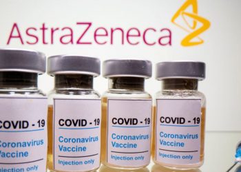 Vaksina kundër Covid e AstraZeneca, shkencëtarët ngrenë disa pikpyetje