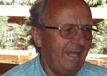 Koronavirusi i merr jetën shkrimtarit shqiptar Dhimo Tarusha
