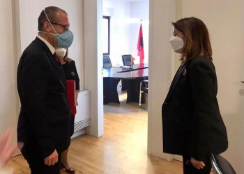 Zyrtari i lartë i OBSH vjen në Tiranë: Keni vepruar shpejt dhe me kurajo