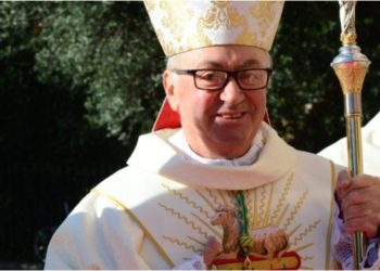 Arqipeshkëvi George Frendo pozitiv me koronavirus, shtrohet në spital