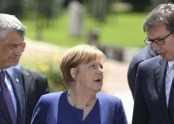 Vuçiç i mërzitur, zbulon çfarë i tha Merkeli për pavarësinë e Kosovës