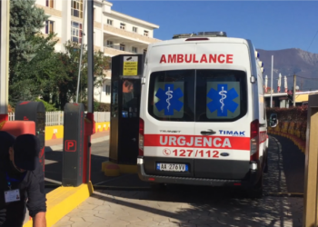 Zëri i Amerikës komenton mbylljen pas orës 22:00: Pandemia sa vjen e thellon përmasat në Shqipëri