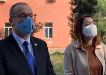 ‘Keni respektin tim’/ Drejtori i OBSH-së takon mjekët e Infektivit: Këtë vit keni qënë të zënë duke shpëtuar jetë