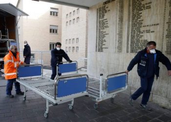 Situatë e rëndë në spitalet e Piemontes, shtretërit po fillojnë të vendosen edhe nëpër kisha