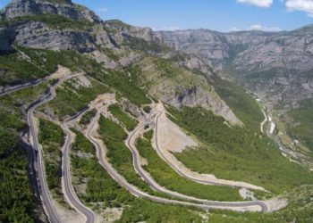 Shkurtohet udha drejt plazheve të jugut