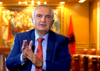 Ilir Meta ua lë fajin diplomatëve për bllokimin e Kushtetueses