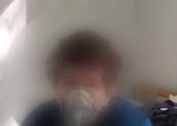 Pacientja e infektuar tregon përballjen me COVID në Santoriumin e Korçës: Shërbimi mjekësor, shumë i mirë