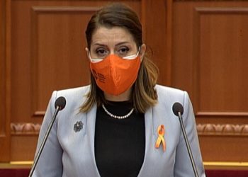 ‘Tërmeti dhe COVID ishin dy sfida’/ Manastirliu- qytetarëve: Mos ejani vonë në spitale! Mos dëgjoni ata që…