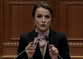 Rudina Hajdari: Ka ardhur koha që politika të mendojë për qytetarët, dënoj atë çfarë po bëhet me numrin e vdekjeve