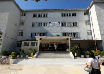 Mbyllet shkolla në Sarandë/ 5 mësues, një sanitare dhe roja infekrohen me COVID
