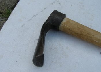 Tragjedia/Ra në koma pasi e goditi gruaja me sqepar në kokë, ndërron jetë kurbinasi