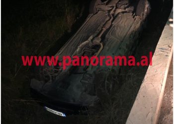 FOTO/ Oficeri i policisë gjyqësore në pranga, përplasi automjetin i dehur