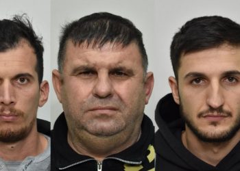 “Tmerri” i Greqisë, policia publikon fotot e tre shqiptarëve