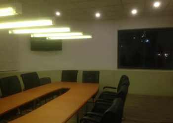U dëmtua nga protestuesit/ Riparohet selia e PS-së në Shkodër