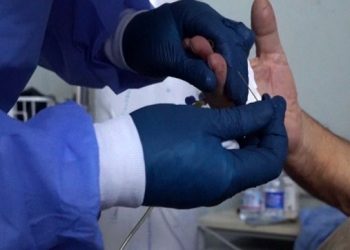 Edhe një dhimbje koke mund të jetë shenjë Covidi