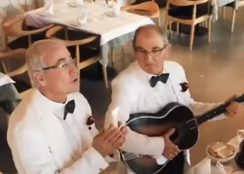 “Në të s’ëmës 2020”, parodistët e Vlorës i dedikojnë këngë pandemisë (VIDEO)