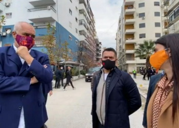 Rama batuta me drejtoreshën e shkollës: Të ka dalë nami që je shtrigë, dukesh nga sytë që…