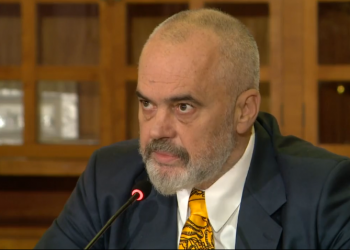 Rama: Fëmijët që sulmuan selinë e PS-së s’kanë faj, por ato që janë pas tyre janë kriminelë