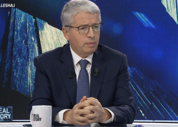 Lleshaj: Ja pse nuk është zgjidhje kërkesa për dorëheqjen e Ardi Veliut