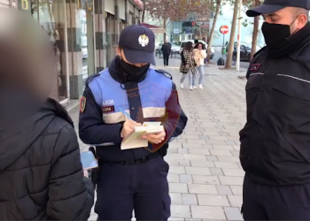 Qytetarët fillojnë të ndërgjegjësohen, vetëm 254 gjoba për maskat në 24 orët e fundit