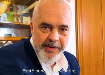 Kryeministri Rama uron shqiptarët me rastin e Vitit të Ri: Të gjithë mendojmë se bëjmë punë të vështirë, përulem me respekt