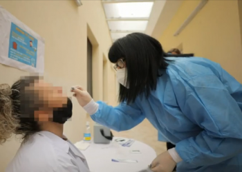 VIDEO/ Nis testimi i shpejtë në Tiranë, ja si bëhet dhe sa zgjat testi