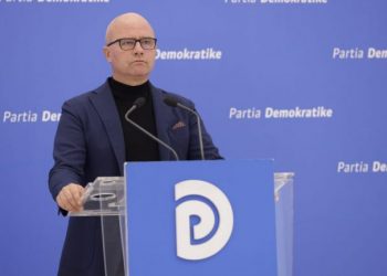 PD: Olta Xhaçka të ndiqet penalisht, e ka bërë helikopterin taksi elektorale
