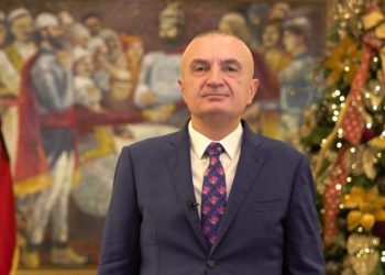 Meta uron për Vitin e Ri: Me shpresë e besim, të bashkohemi e të marrim në dorë fatet tona