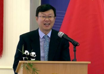 Viti i Ri, ambasadori kinez uron shqiptarët: Kina qëndroi krah për krah me Shqipërinë në kohë pandemie, mbetemi partner i rëndësishëm i Tiranës
