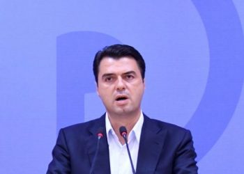 Basha nuk ka të ndalur me premtimet elektorale: 1200 euro për mjekët dhe 700 euro për infermierët
