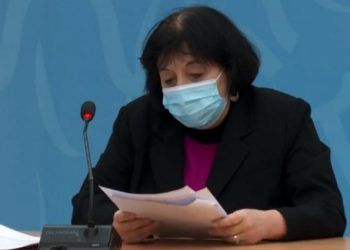 “Iku një grua fisnike”/ Në mes të pandemisë Silva Bino humb nënën. Mesazhet e kolegëve