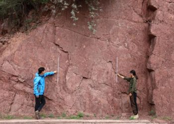 Shkencëtarët zbulojnë gjurmë dinozaurësh në Tibet