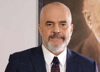 Rama, mesazh për Klodian Rashën: I ati më tha “Asnjë lule të mos preket në Tiranë në emër të tim biri”