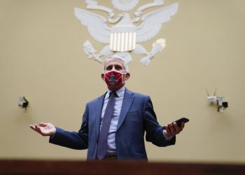 Fauci: Do ta bëj vaksinën publikisht kundër Covid-19