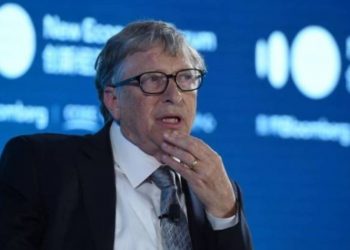 Bill Gates: Dy arsye për të shpresuar dhe një lajm të keq për vitin 2021