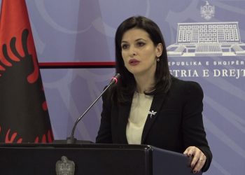 Pas ndalimit nga policia, Gjonaj pezullon Shefen e Shërbimit të Provës në Kurbin