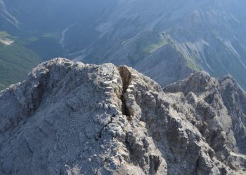 Mali i çarë në Alpet mes Gjermanisë e Austrisë mund të shembet pa paralajmërim