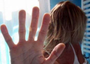 Shqiptari dhunon rumunen në hotel, ambasada telefonon policinë: Na ka dërguar lokacionin