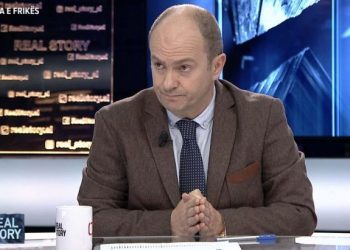 Debati i ekspertëve/ Ish-Ministri KOja ia kthen ekspertes së PD-së: Po flet pa logjikë! Mos bëj zhurmuesen me zërin metalik!