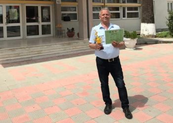 Një tjetër mësues humb betejën me COVID/ Mesazhi i shkollës: Do t’i mungojë kolegëve dhe familjes