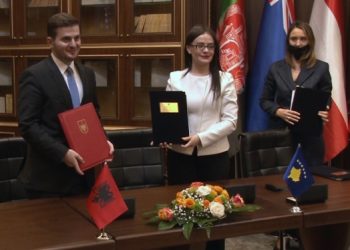 Shqipëria dhe Kosova nënshkruajnë 3 marrëveshje për Luginën e Preshevës